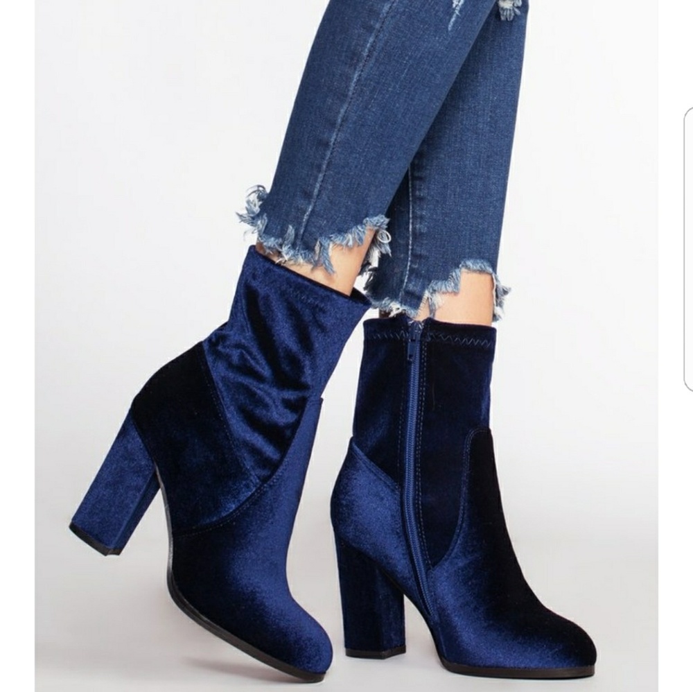 ISELIN Navy Blue Velvet Booties - Picture 4 of 5